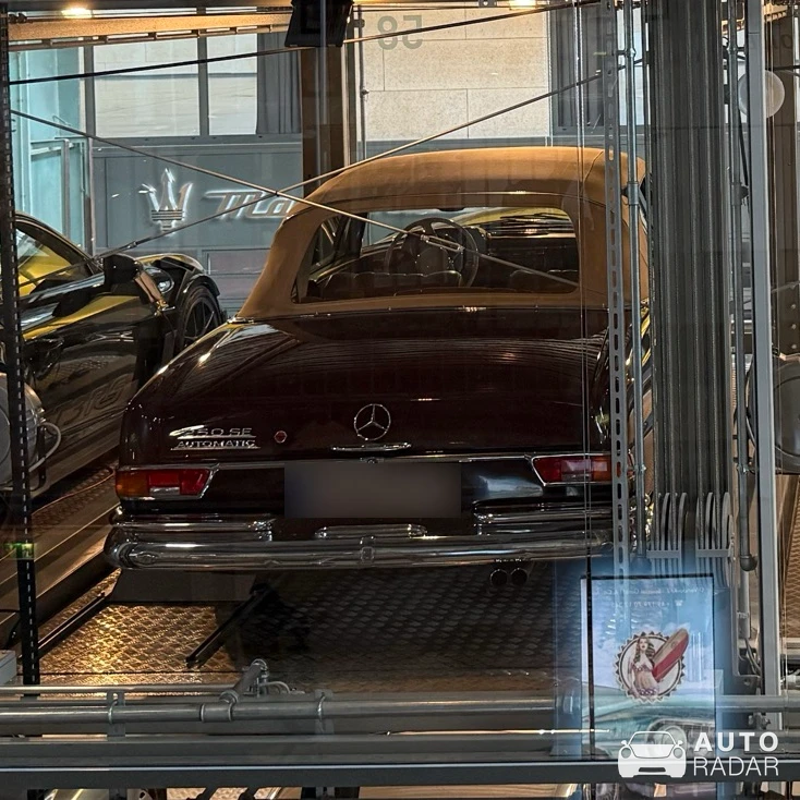 Mercedes-Benz 250 SE spotted in München