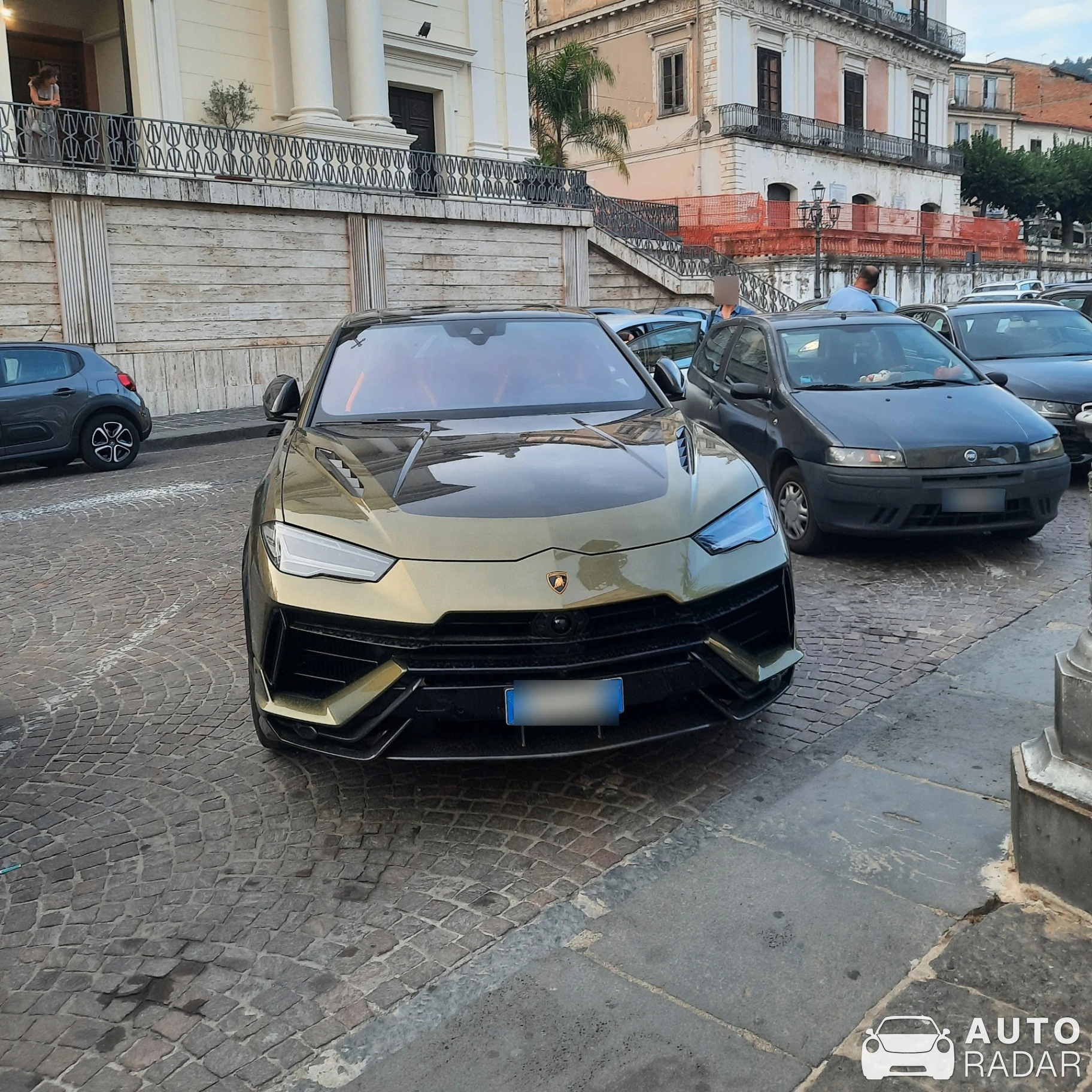 Lamborghini Urus Performante spotted in Lamezia Terme, Italy
