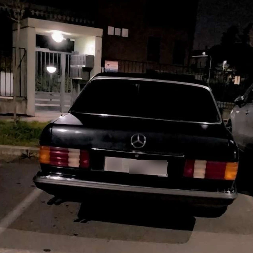 Mercedes-Benz 560 SEL AMG 6.0 spotted in Rho, Italy