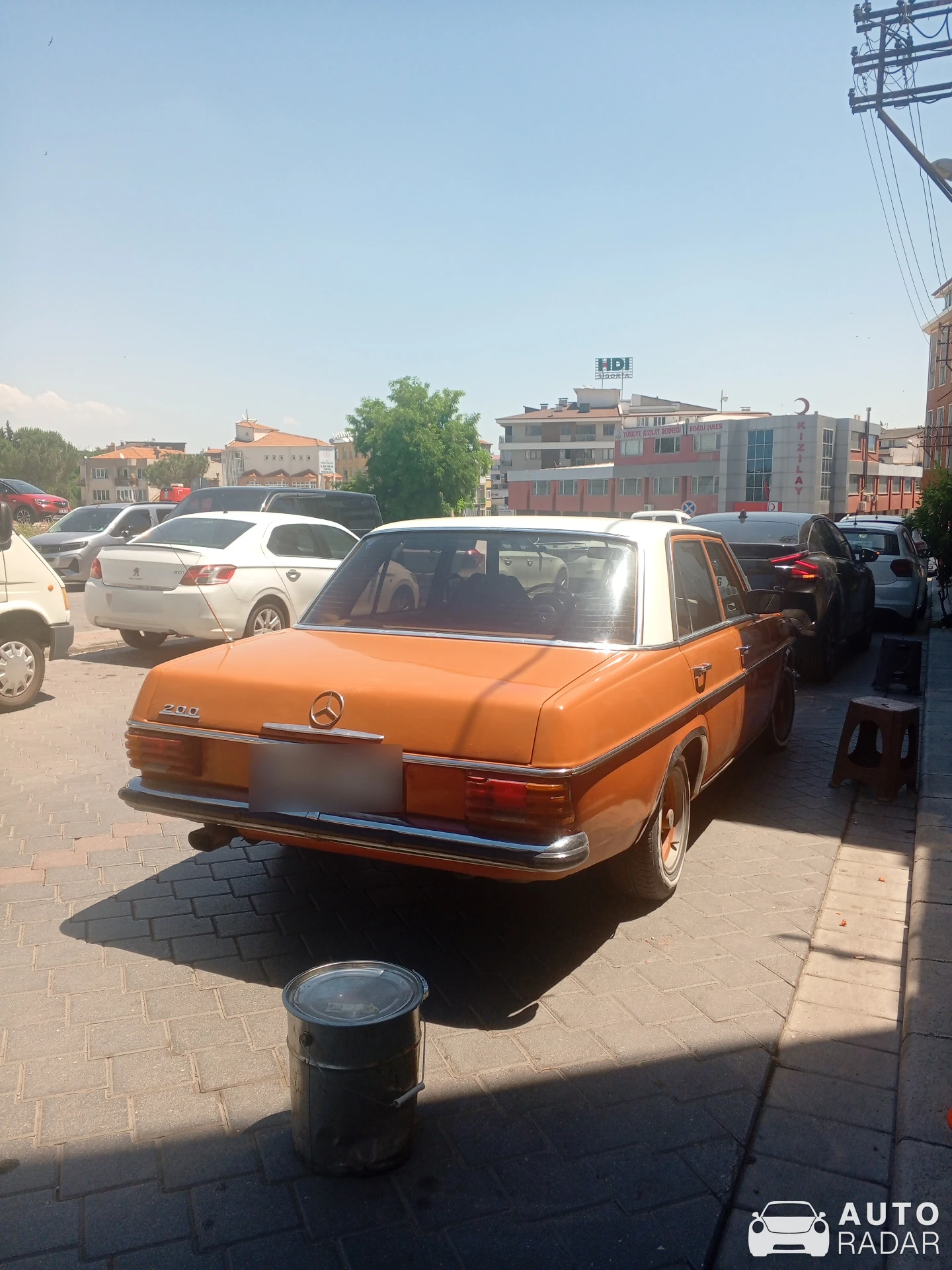 Mercedes-Benz 200 spotted in Merkezefendi