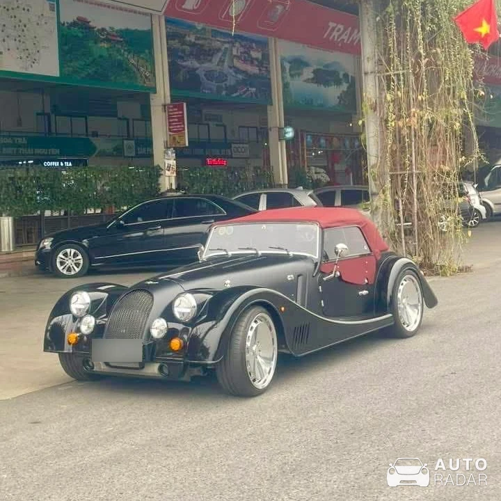 Morgan Plus 4 spotted in Vạn Xuân