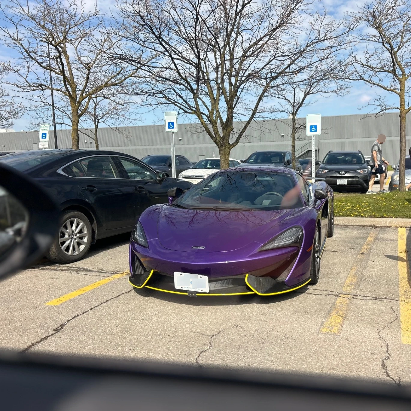 McLaren 570S spotted in Mississauga, Canada