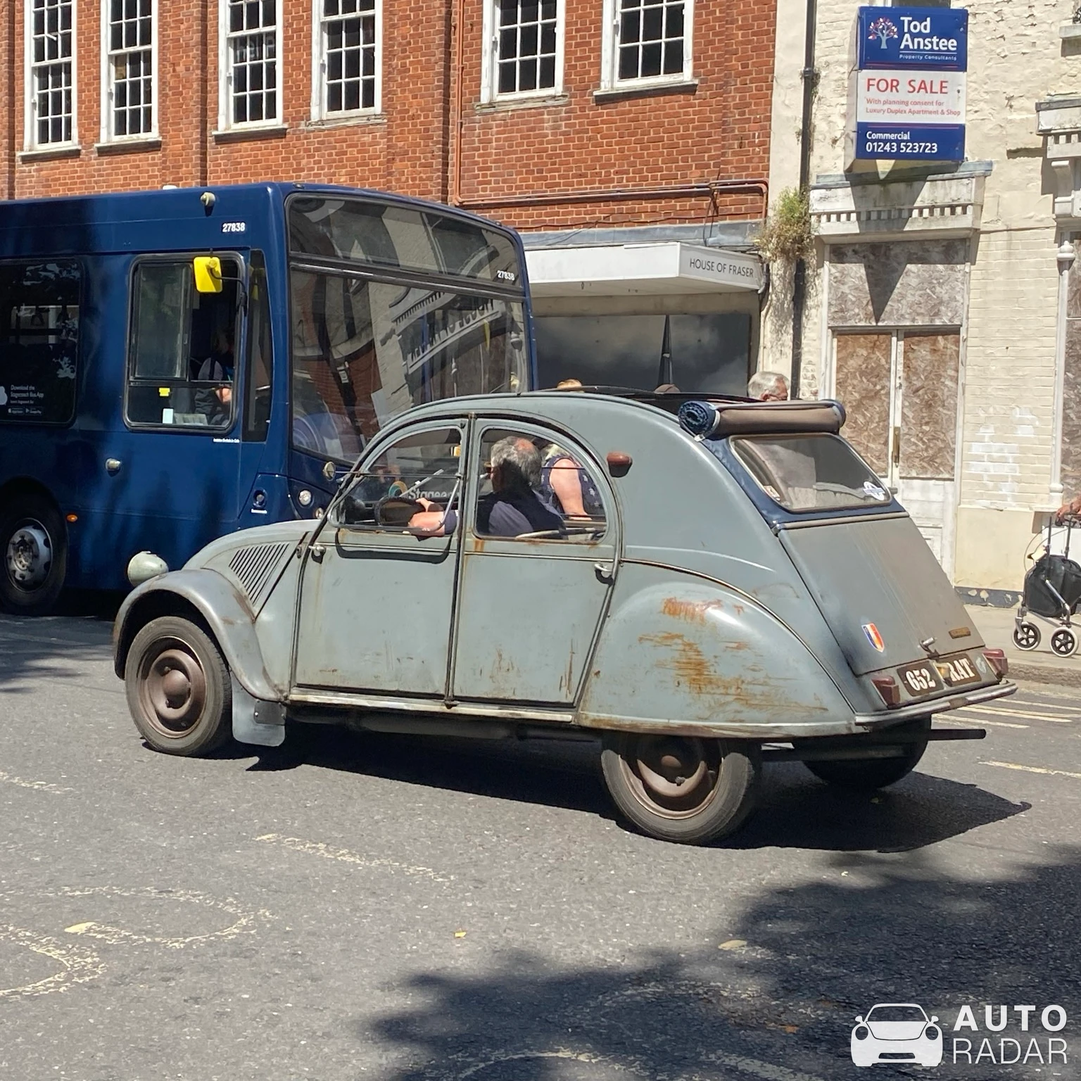 Citroën 2CV spotted in Chichester