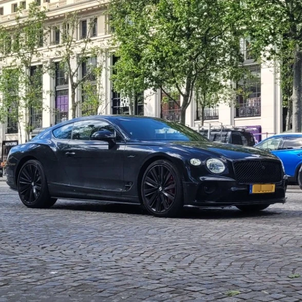 Bentley Continental gt spotted in Paris, Frankrijk