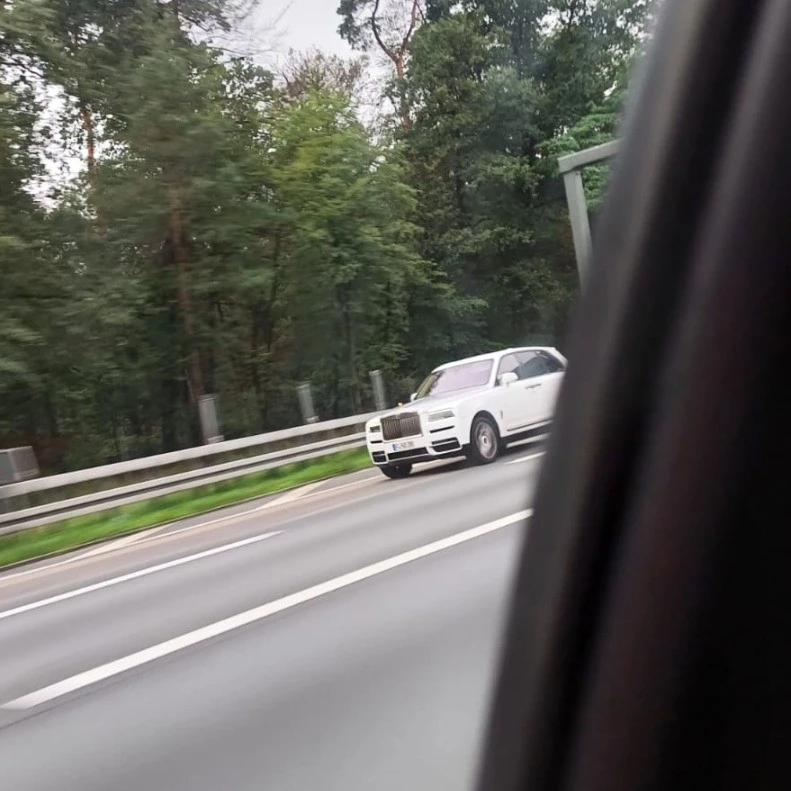 Rolls-Royce Cullinan spotted in Meerbusch, Germany