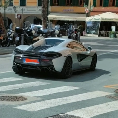 McLaren 570S spotted in Génova, Italia