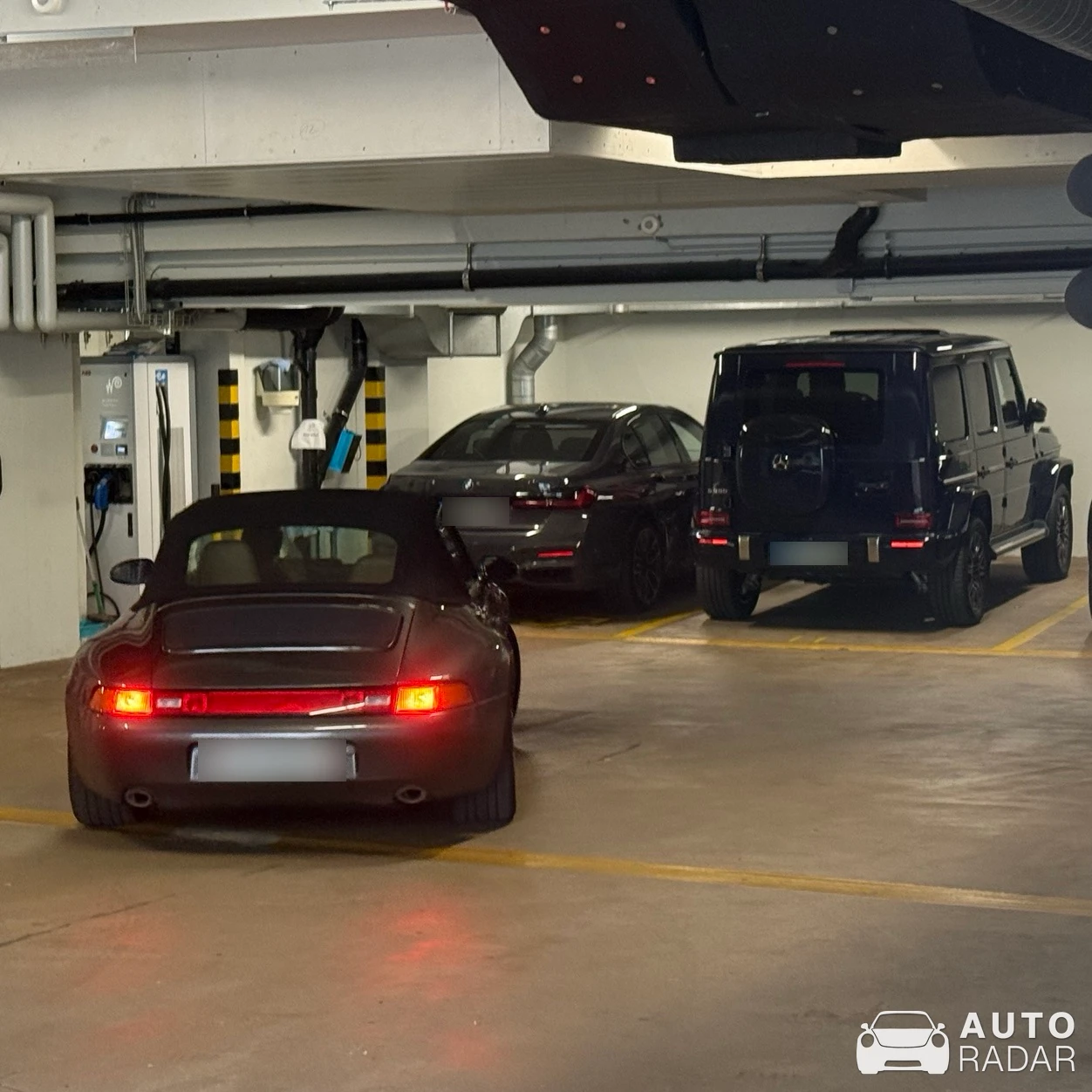 Porsche 993 Carrera Cabriolet spotted in Zürich