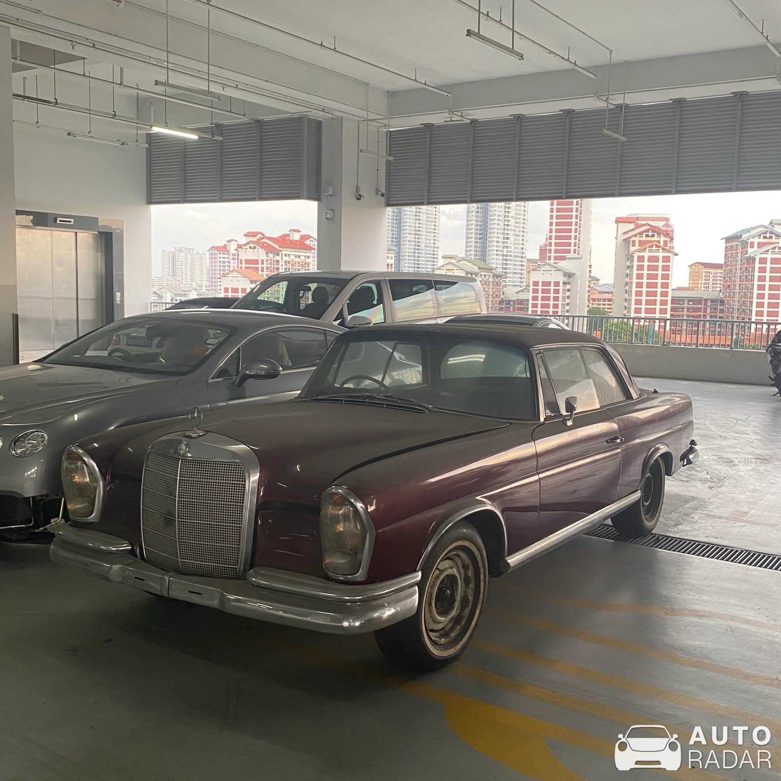 Mercedes-Benz W108 spotted in Singapore
