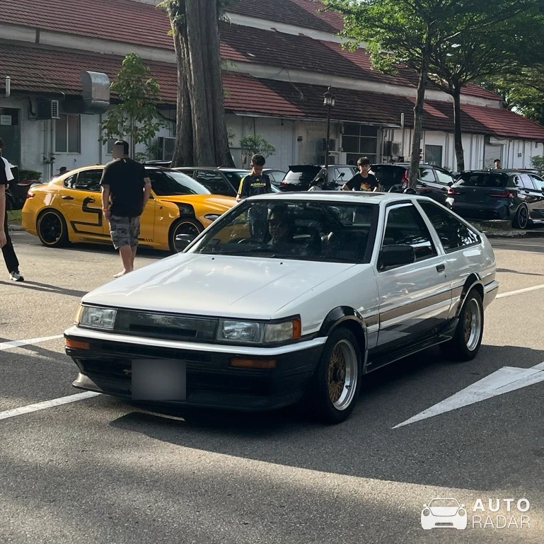 Toyota Corolla Levin GT-Apex AE86 spotted in Singapore