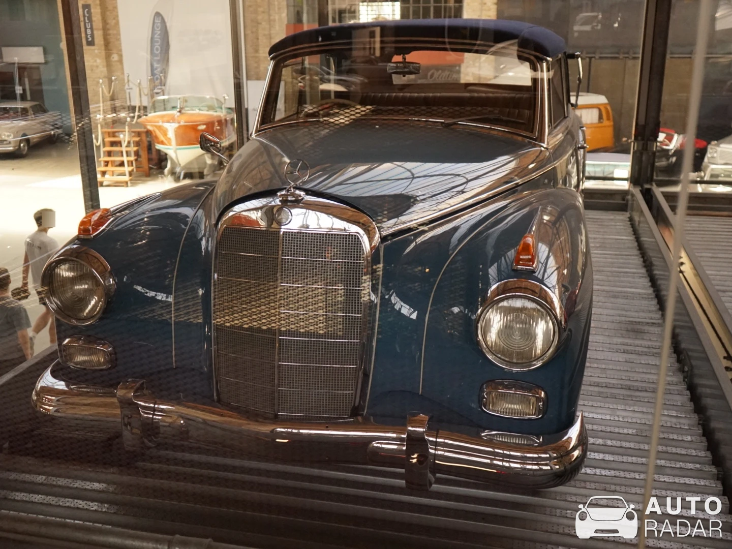 Mercedes-Benz 300 Adenauer spotted in Berliini