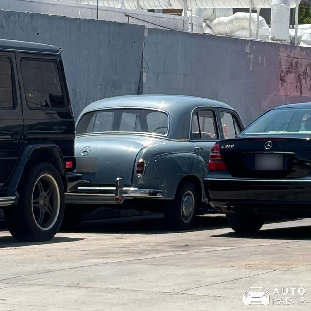 Mercedes-Benz Ponton spotted in Redondo Beach
