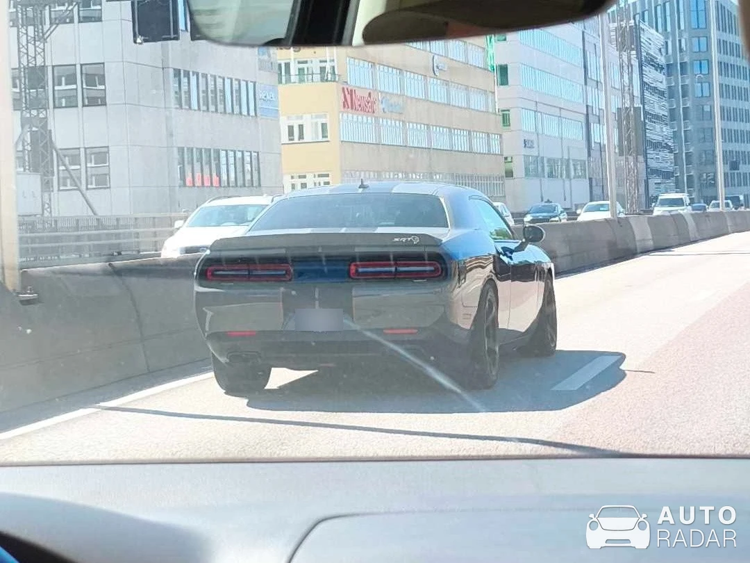 Dodge Challenger SRT Hellcat spotted in Hägersten