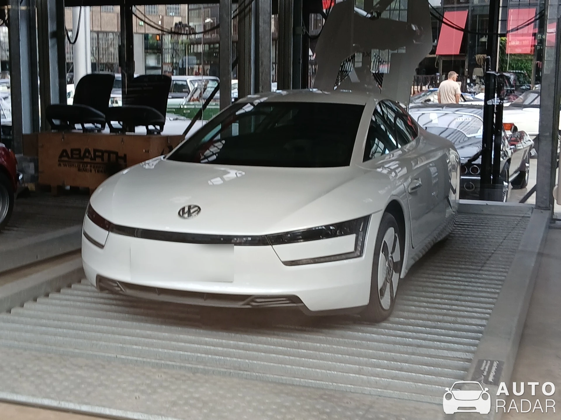 Volkswagen XL1 spotted in Düsseldorf