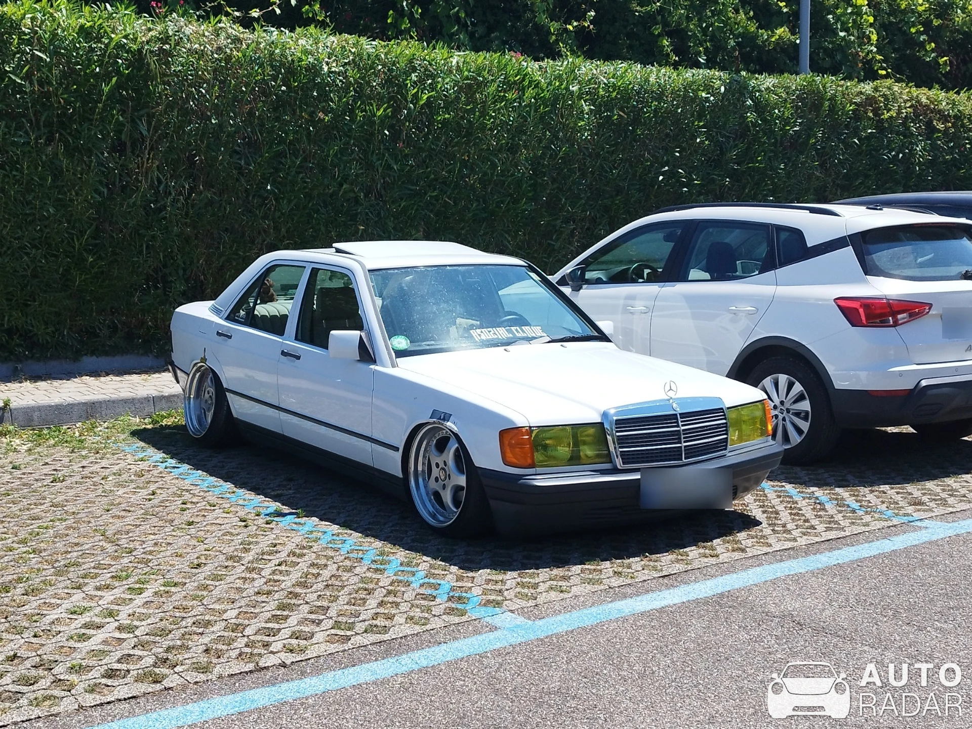 Mercedes-Benz 190E spotted in Bardolino