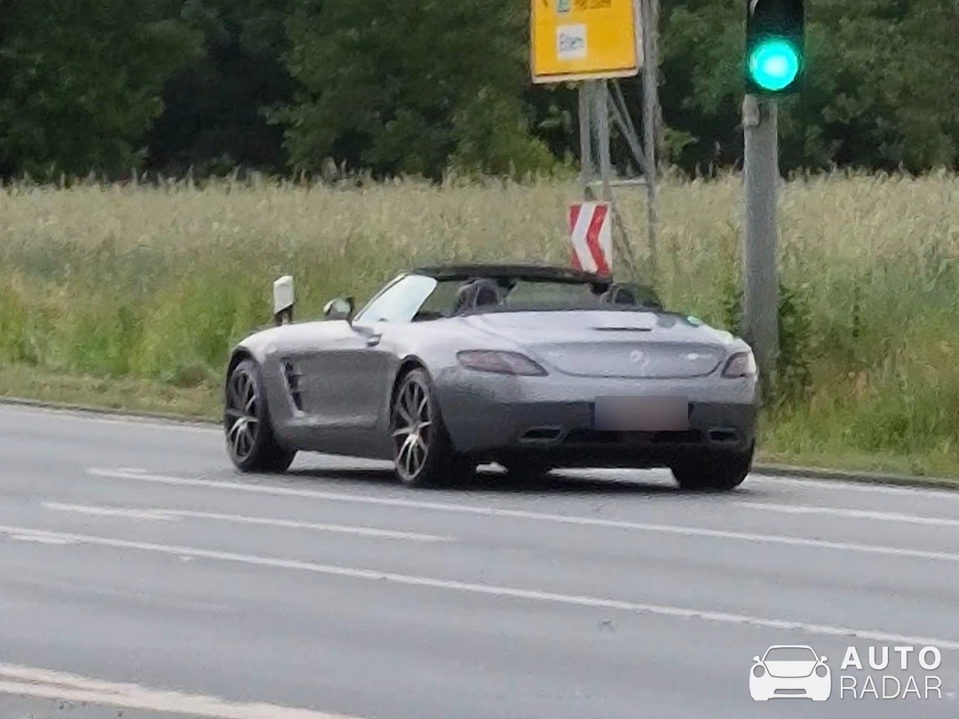 Mercedes-Benz SLS AMG Roadster spotted in Haselünne