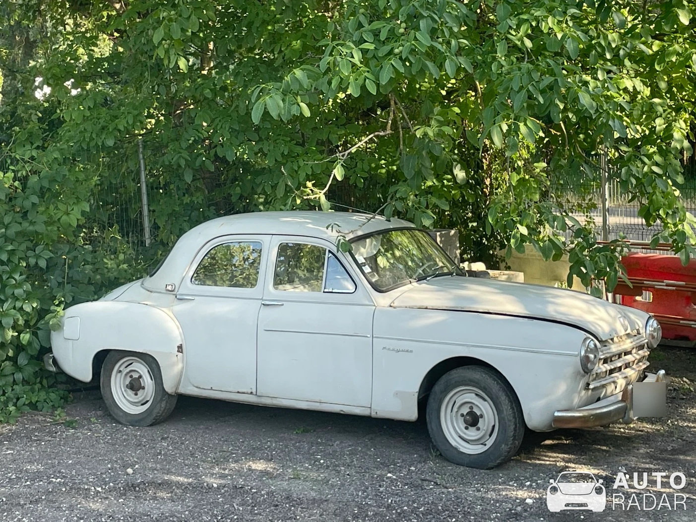 Peugeot 203 spotted in Dommartin-lès-Toul