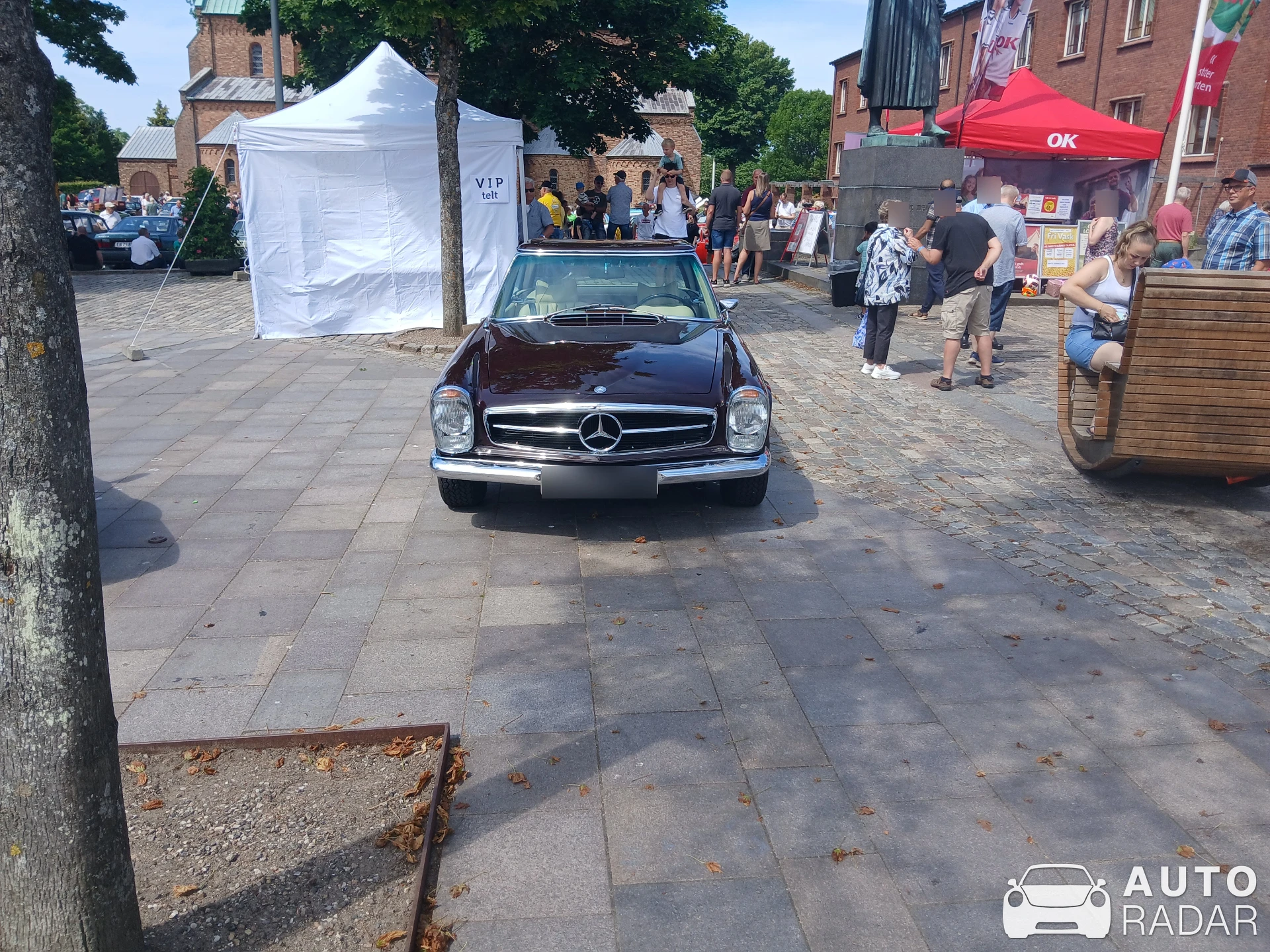Mercedes-Benz 280 SL spotted in Ringsted