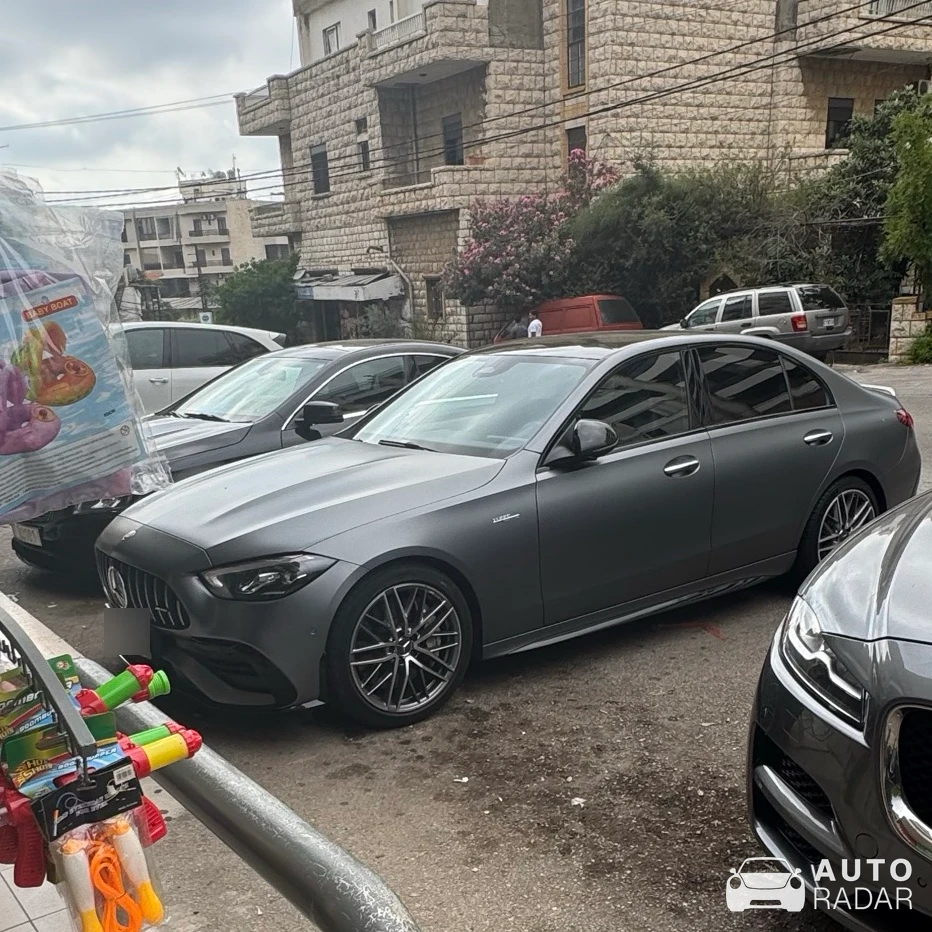 Mercedes-Benz C43 AMG W202 spotted in Bayrut