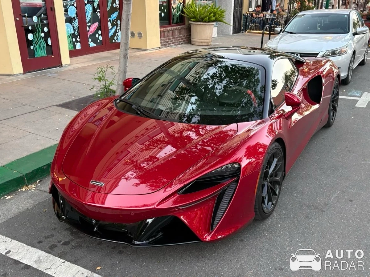 McLaren Artura spotted in Solothurn