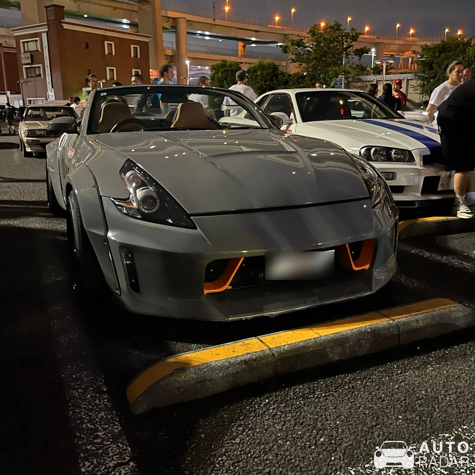 Nissan 370Z Roadster LBWK spotted in Yokohama