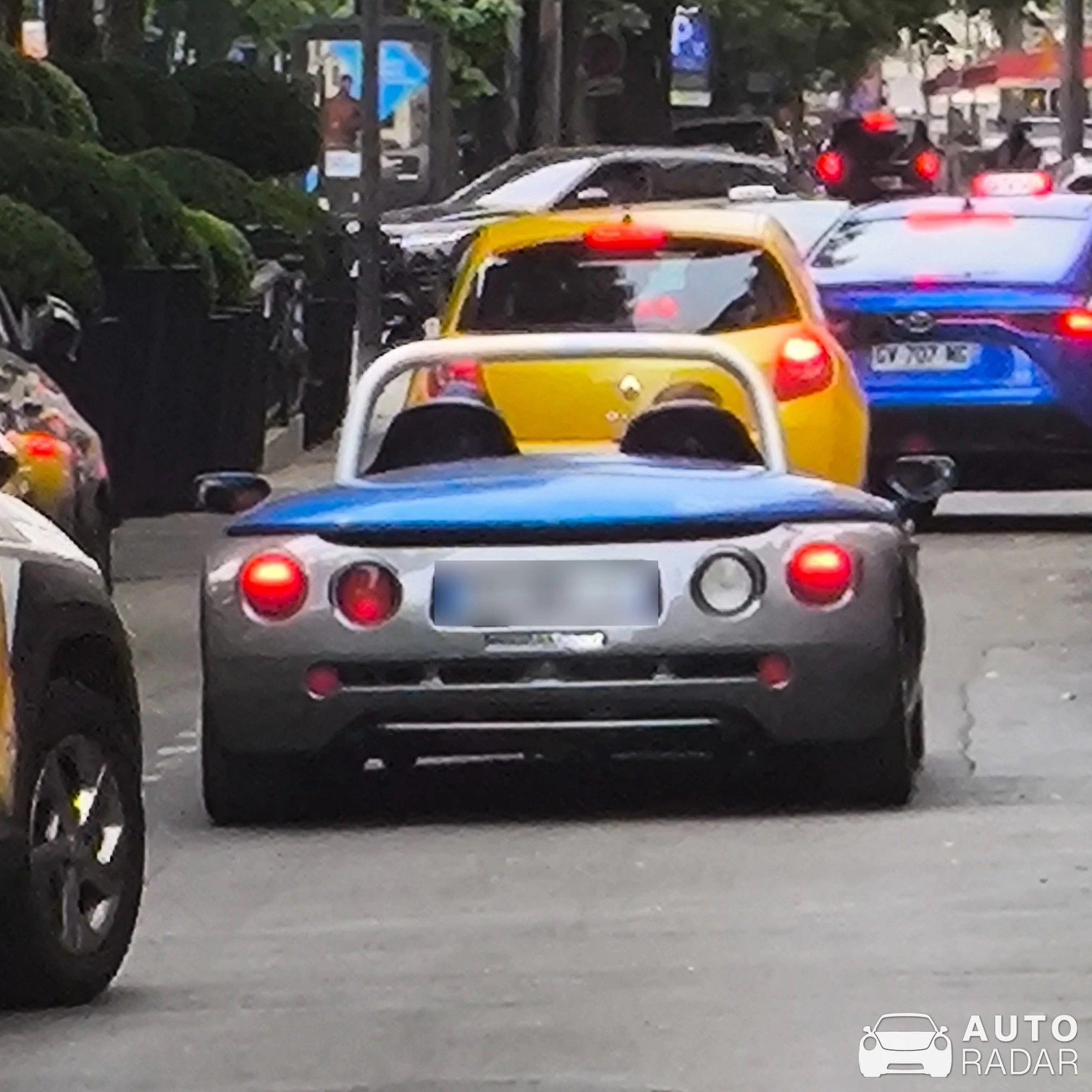 Renault Sport Spider spotted in Paris