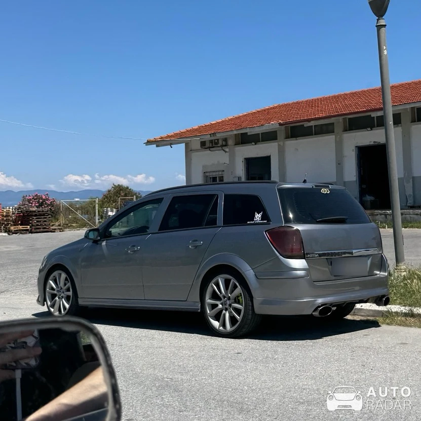 Opel Astra H GTC spotted in Nea Roda