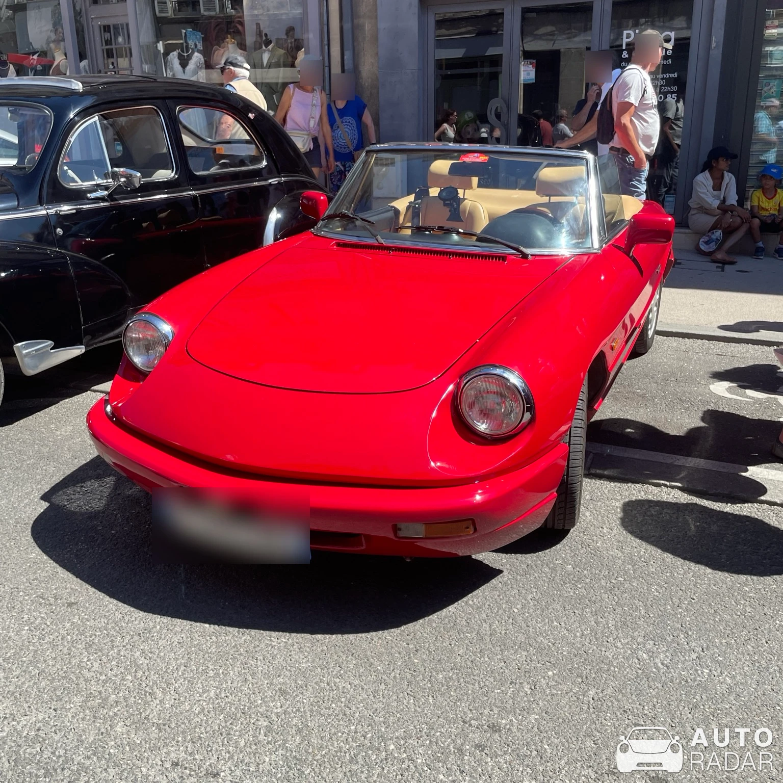 Alfa Romeo 4C Spider spotted in Compiègne
