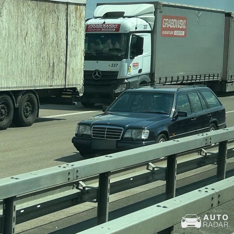 Mercedes-Benz E-Klasse Estate W124 spotted in Radeburg