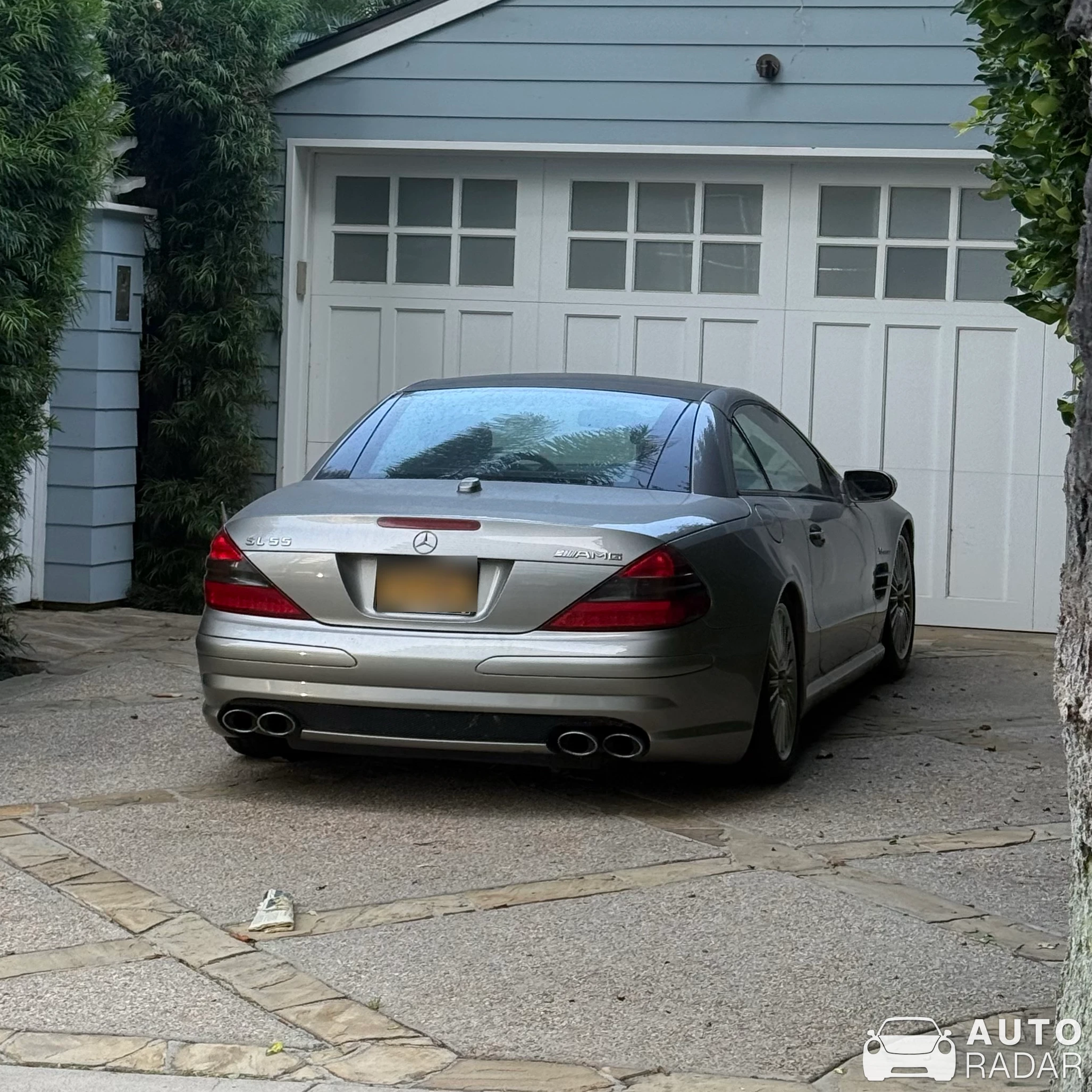Mercedes-Benz SL 55 AMG R230 spotted in Beverly Hills