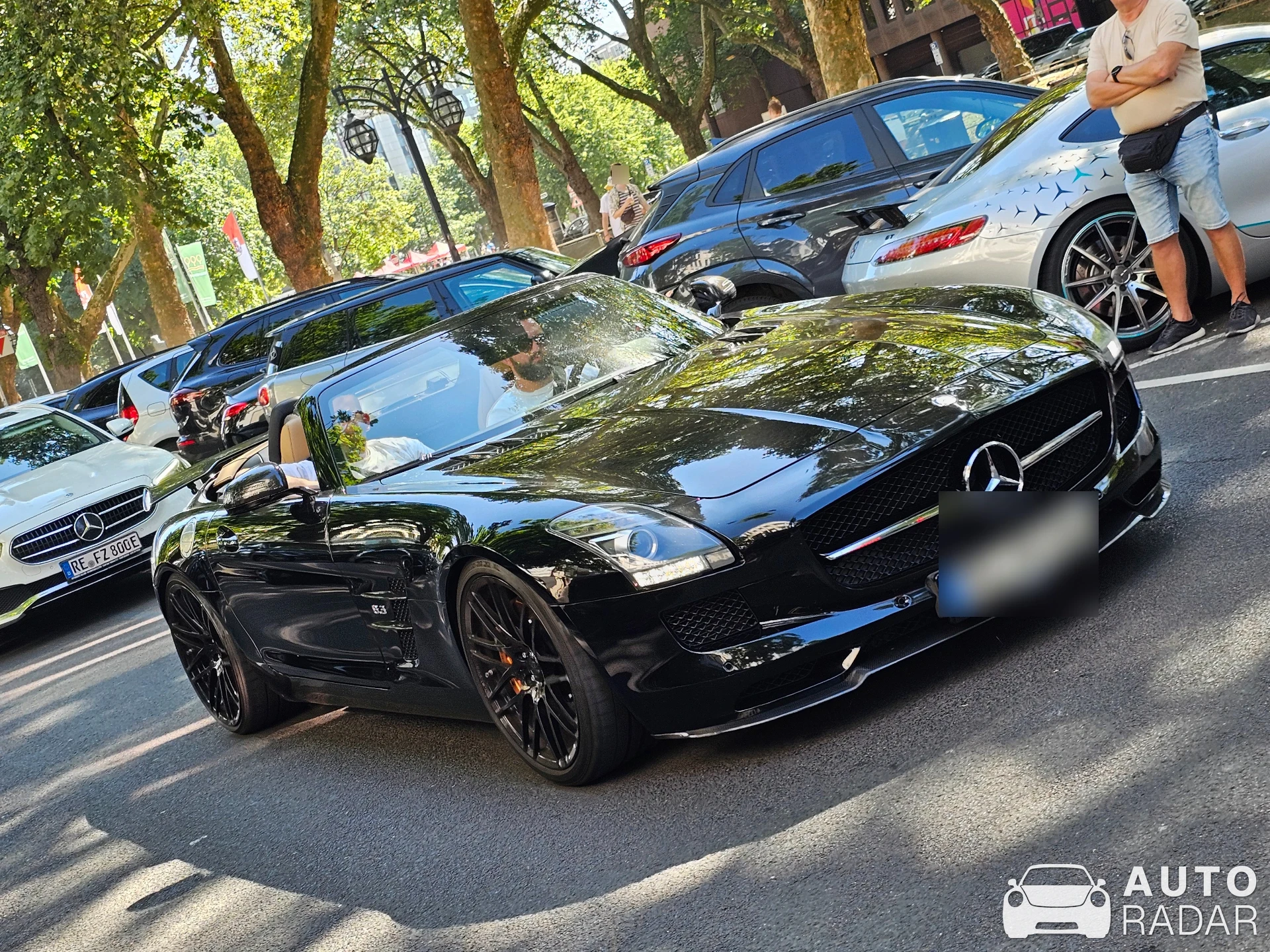 Mercedes-Benz SLS AMG Roadster spotted in Düsseldorf