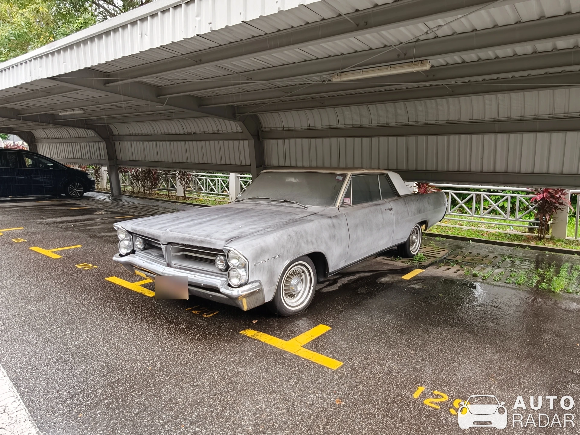 Pontiac Grand Prix spotted in Singapore