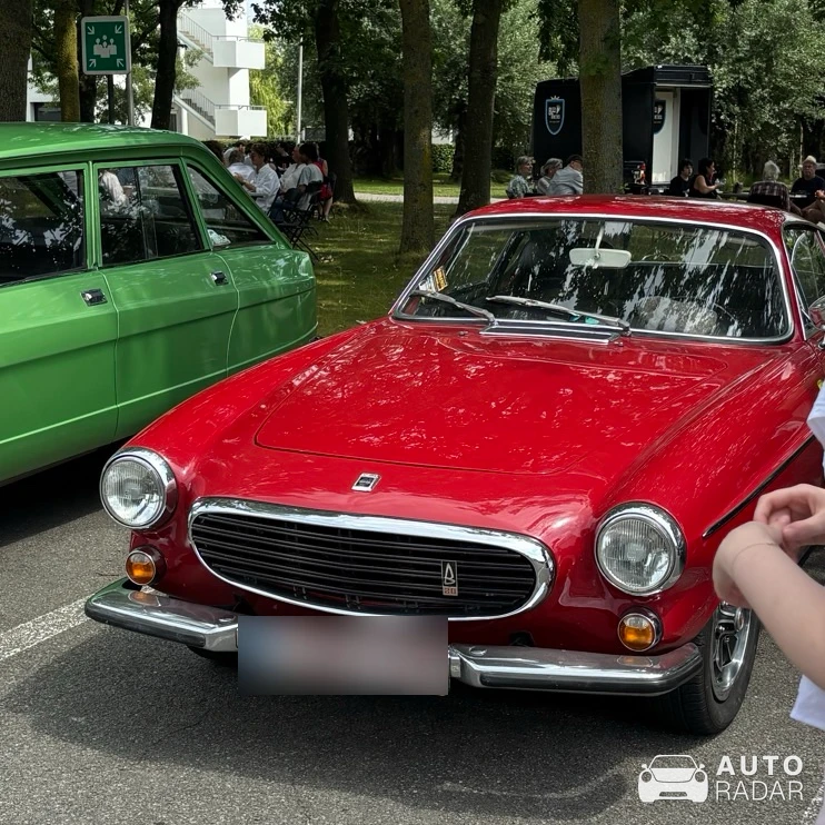 Volvo P1800 spotted in Kortrijk