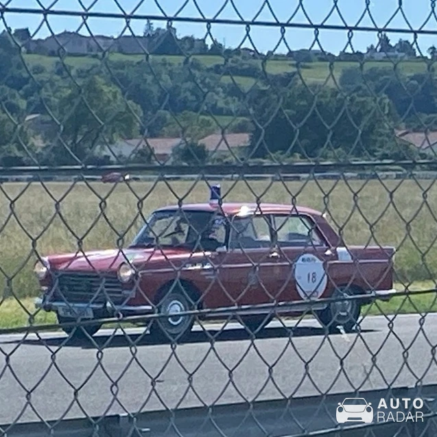 Peugeot 404 spotted
