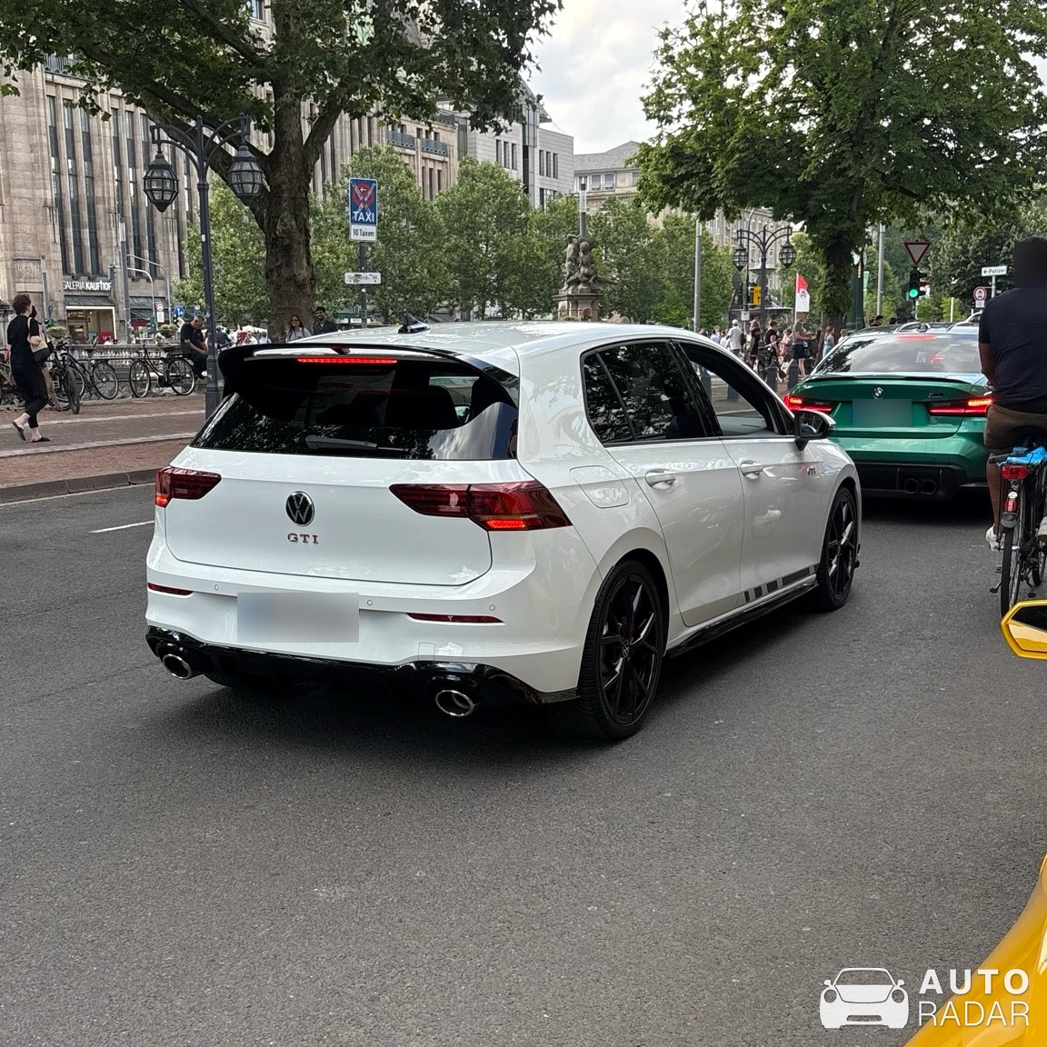 Volkswagen Golf GTI Clubsport spotted in Düsseldorf
