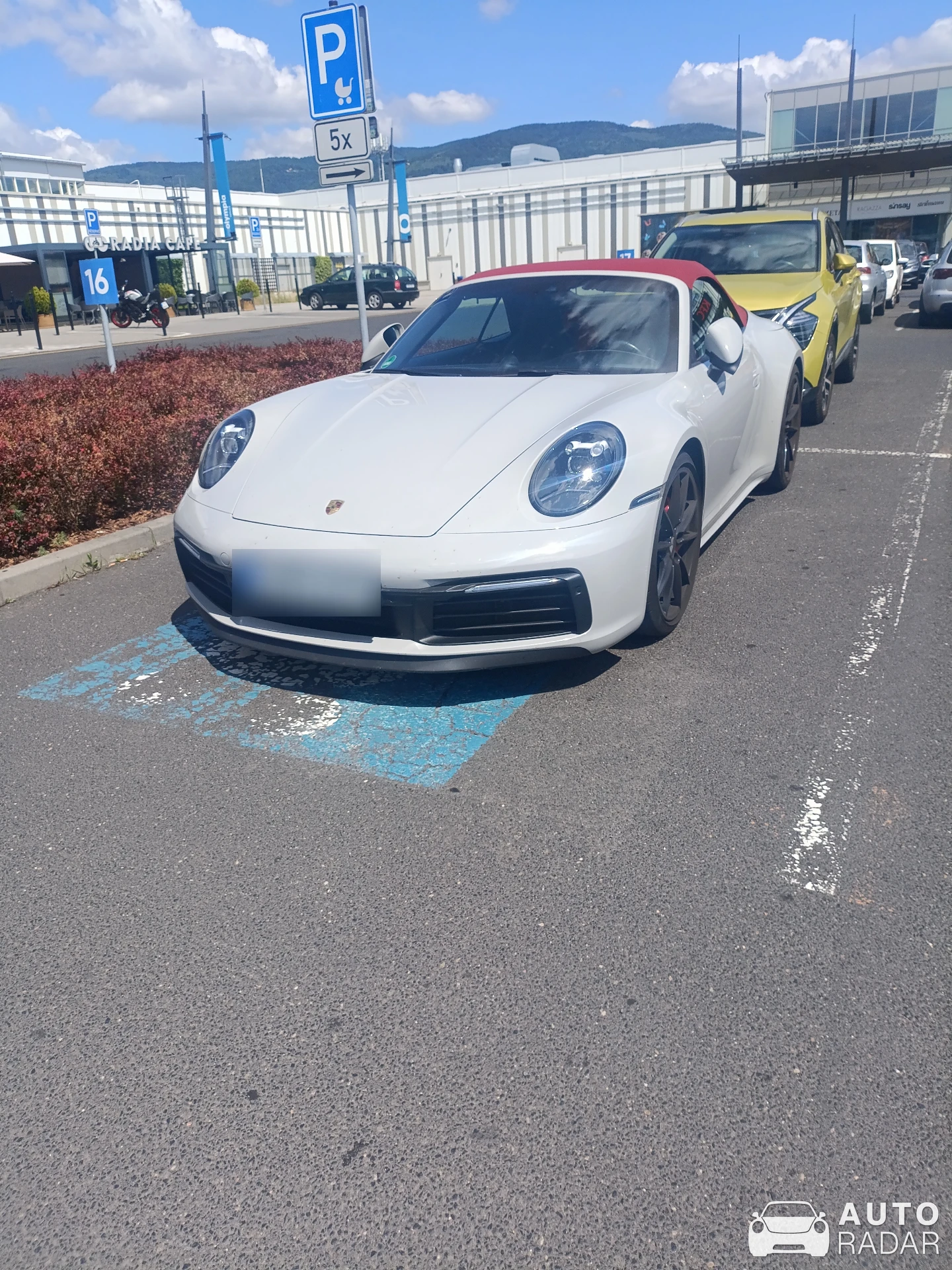 Porsche 992 Carrera S Cabriolet MkI spotted in Teplice
