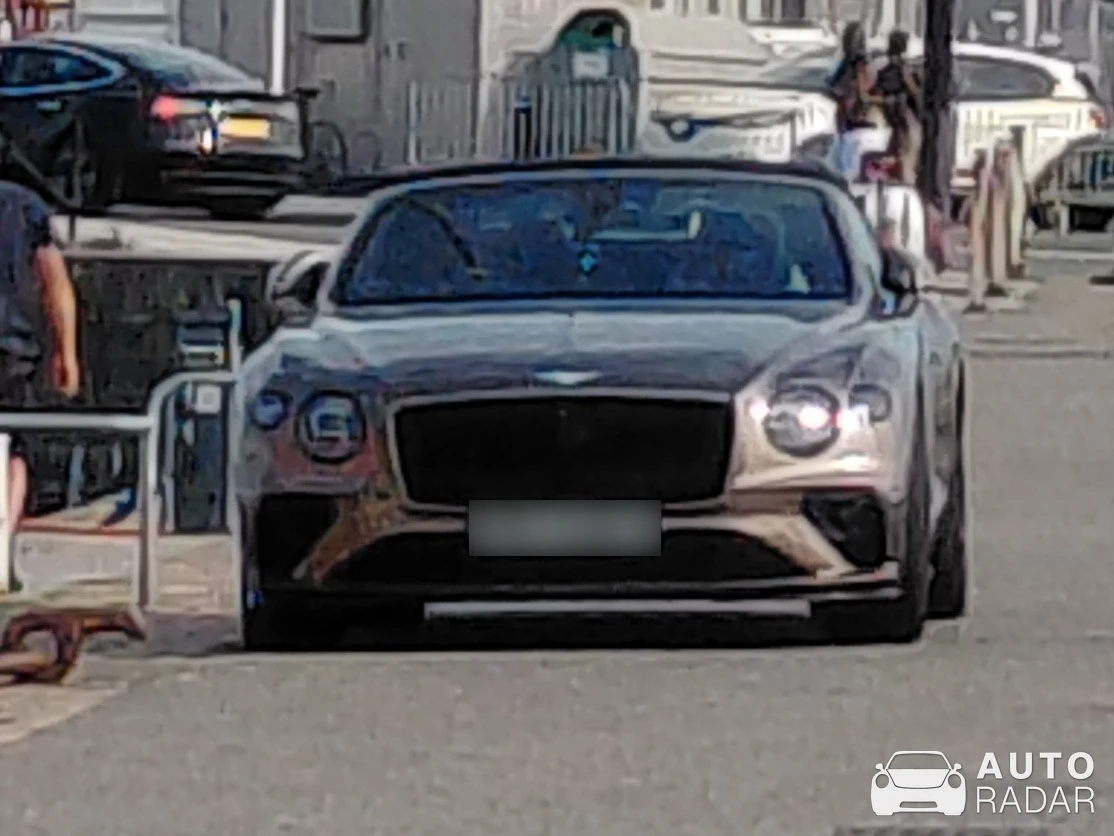 Bentley Continental GT spotted in Saint-Malo