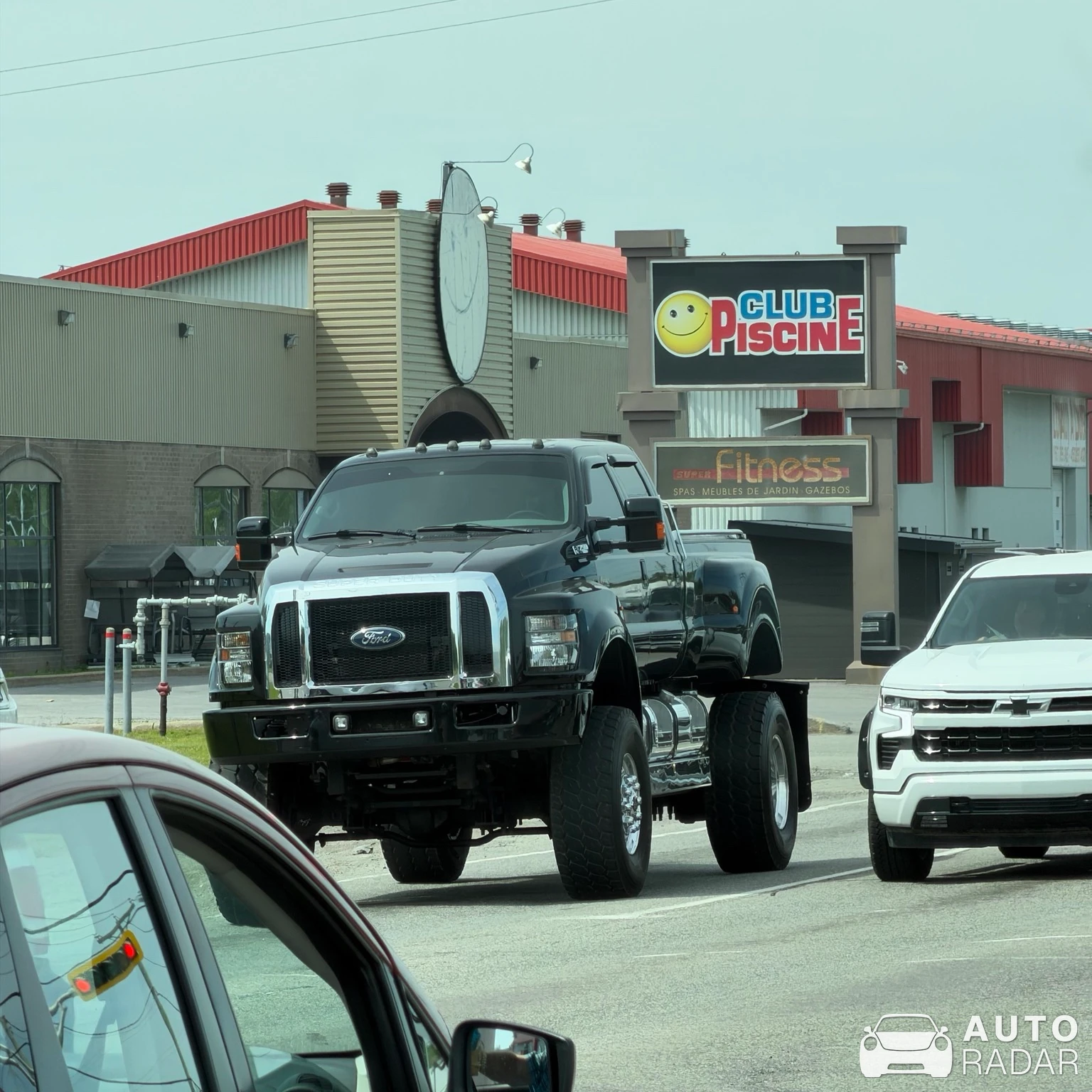 Ford F-650 spotted in Notre-Dame-des-Prairies